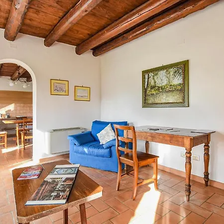 Dom wakacyjny 2 Bedroom Awesome In Taglio Di Po Ro *