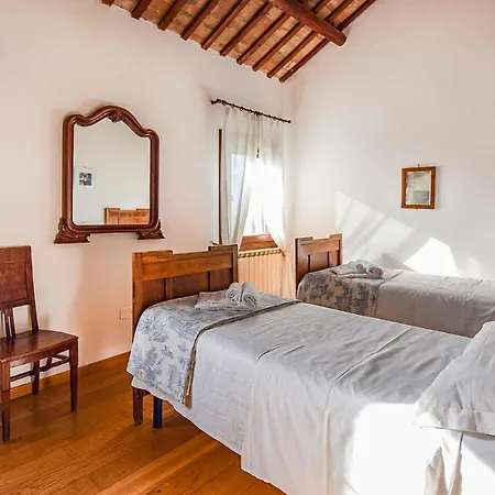 2 Bedroom Awesome In Taglio Di Po Ro Porto Viro