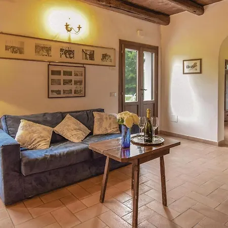 2 Bedroom Awesome In Taglio Di Po Ro Dom wakacyjny